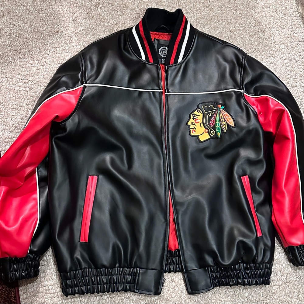 Men’s XL polyurethane BLACKHAWKS emblem NHL official licensed winter coat